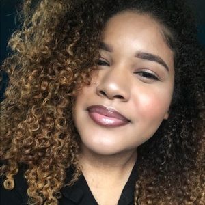 Meet your Posher, Alannah